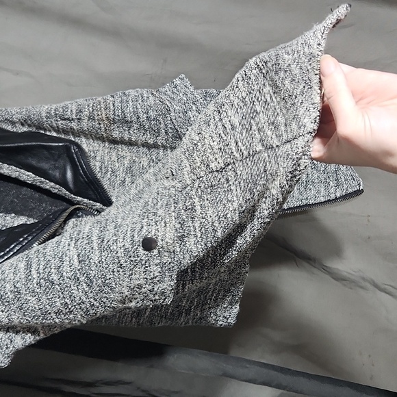 Vintage Mossimo Vest with faux pockets and zip up size large in gray white - Picture 3 of 8